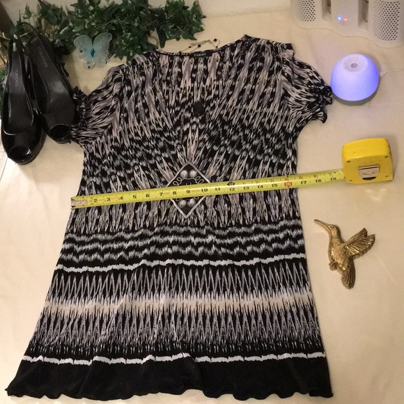 Elementz Crinkle Aztec Black/Silver/Gold Top - Picture 8 of 8